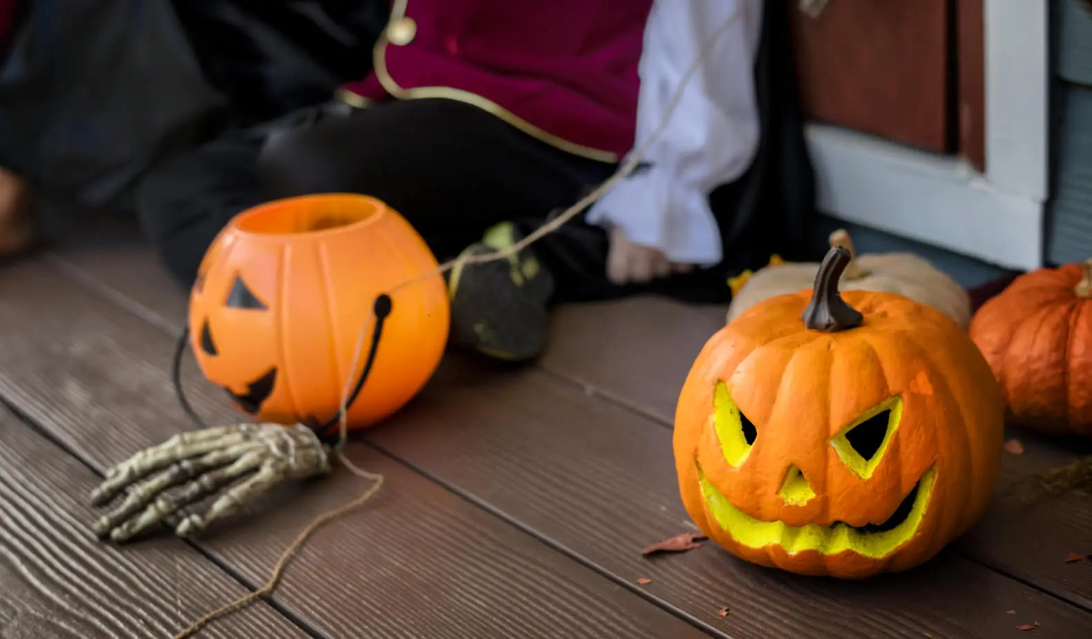 15 Easy DIY Halloween Lighting Ideas